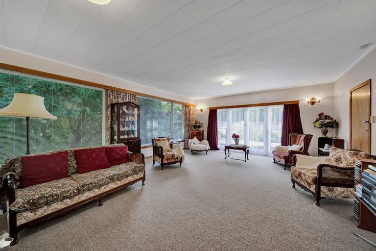 Photo of property in 1 High Road, Hawera, 4610