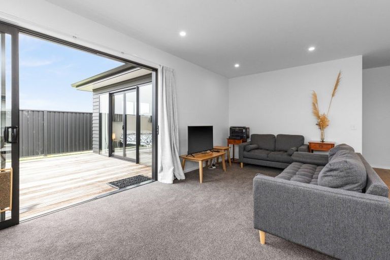 Photo of property in 23 Cassin Place, Taradale, Napier, 4112