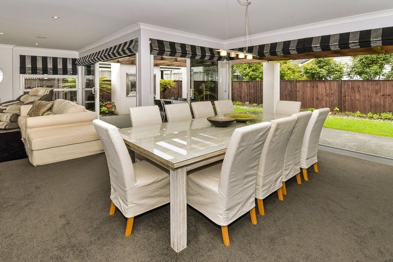 Photo of property in 17 Hinau Street, New Lynn, Auckland, 0600