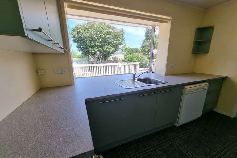 Photo of property in 116 Sturges Road, Henderson, Auckland, 0612