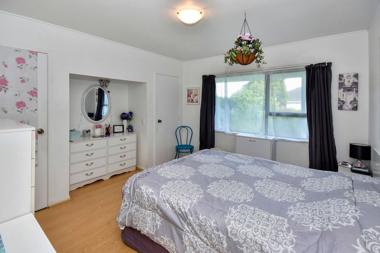 Photo of property in 2/18 Cliff Road, Papakura, 2110