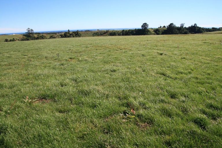 Photo of property in 888a Otaraoa Road, Tikorangi, Waitara, 4383