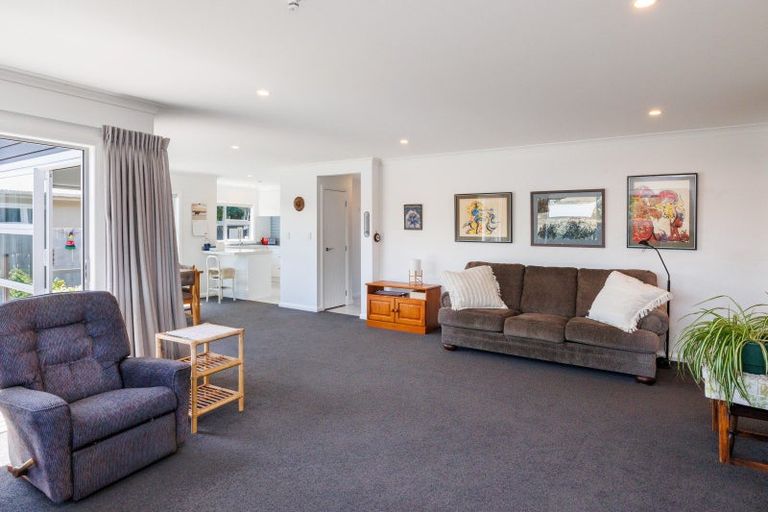 Photo of property in 2b Alton Place, Hokowhitu, Palmerston North, 4410