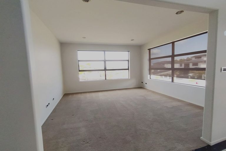 Photo of property in 14 Golden Morning Drive, Albany Heights, Auckland, 0632