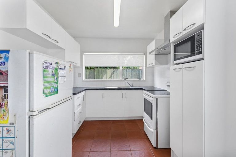 Photo of property in 11a Bill Phillip Place, Clendon Park, Auckland, 2103