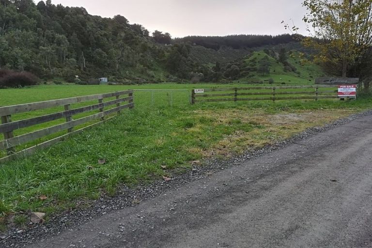 Photo of property in 186 Kaukatea Valley Road, Okoia, Wanganui, 4582