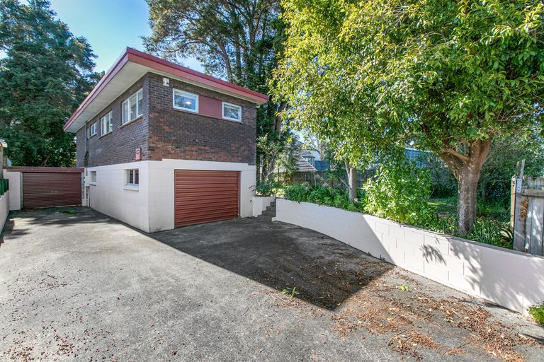 Photo of property in 52 Lawrence Crescent, Hillpark, Auckland, 2102