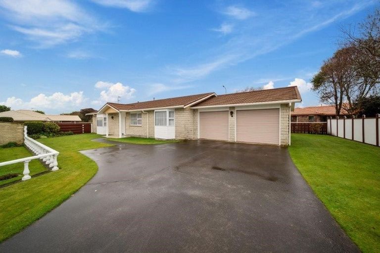 Photo of property in 12 Matai Place, Hawera, 4610