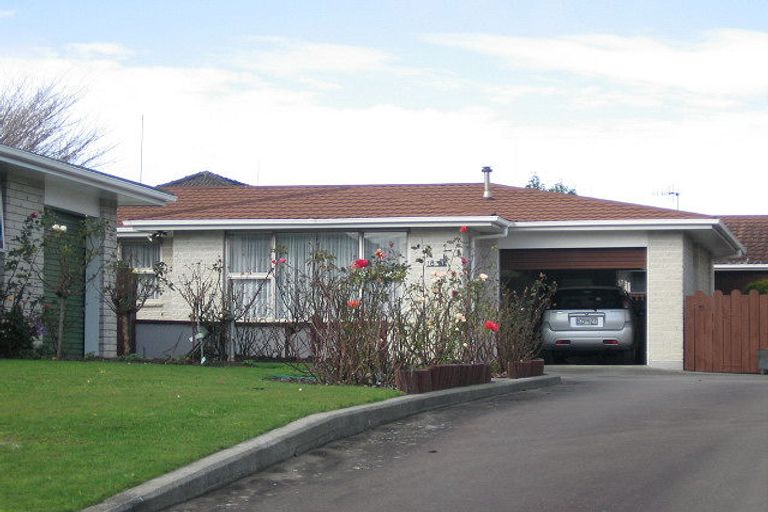 Photo of property in 18 Woodfield Avenue, Roslyn, Palmerston North, 4414