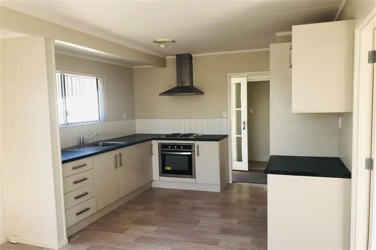 Photo of property in 2/355 Roscommon Road, Clendon Park, Auckland, 2103