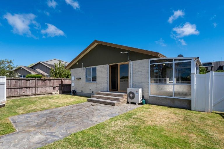 Photo of property in 1/6 Cam Place, Harewood, Christchurch, 8051