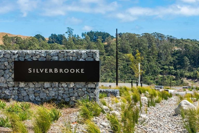 Photo of property in 32 Turtleback Avenue, Whitby, 5024