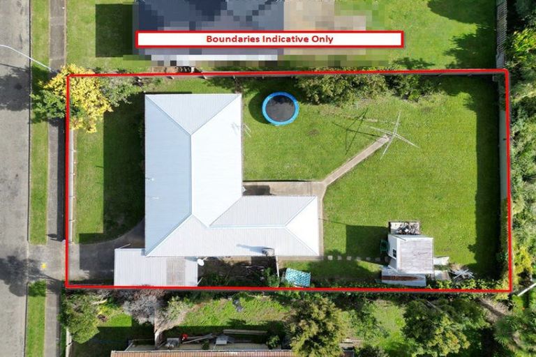 Photo of property in 3 Mark Perreau Place, Foxton, 4814