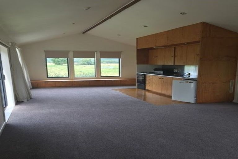 Photo of property in 71 Omarere Road, Martinborough, 5711