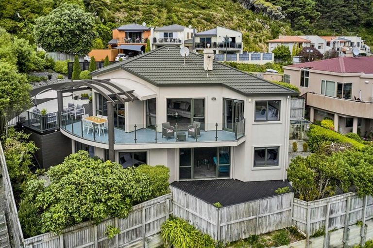 Photo of property in 17 Paremata Drive, Paremata, Porirua, 5024