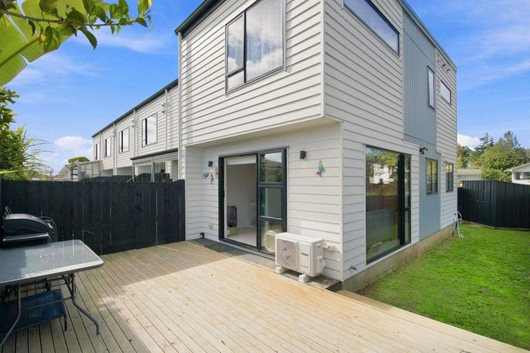Photo of property in 18a Larissa Avenue, Henderson, Auckland, 0610