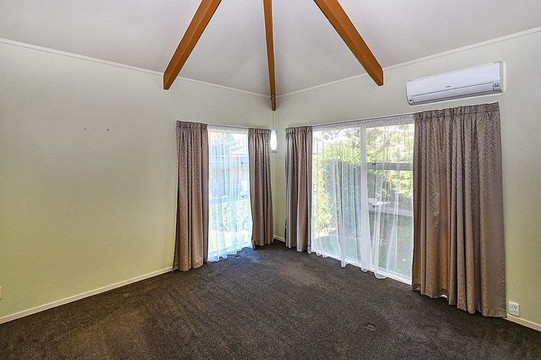Photo of property in 350c Great South Road, Opaheke, Papakura, 2113