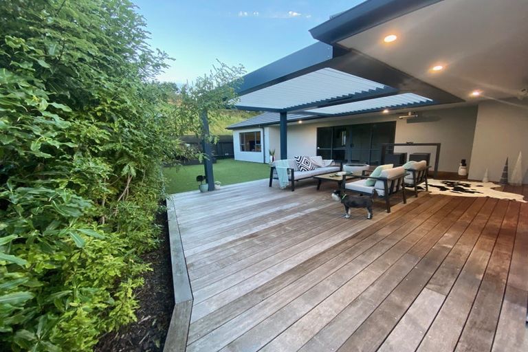 Photo of property in 64 Lorna Irene Drive, Raumati South, Paraparaumu, 5032