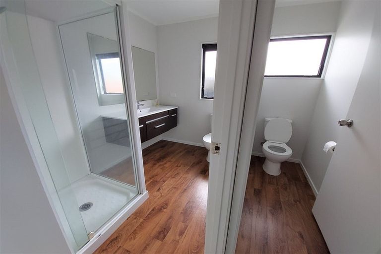 Photo of property in 75 Santiago Crescent, Unsworth Heights, Auckland, 0632