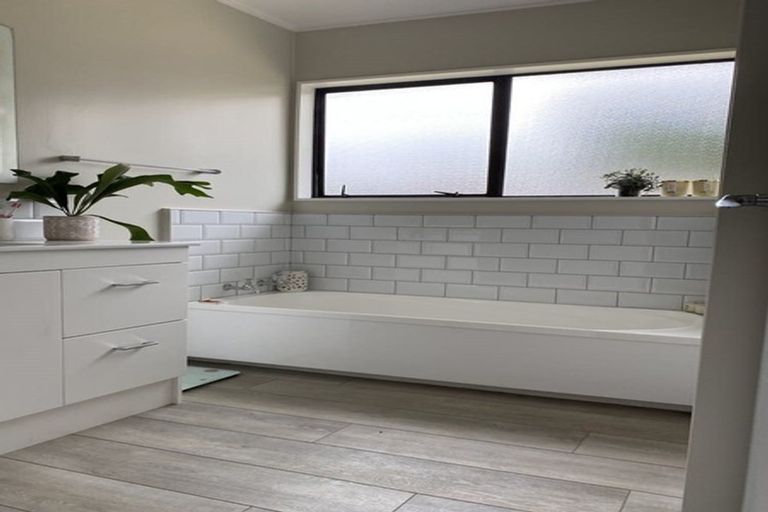 Photo of property in 89 Queens Road, Waikanae Beach, Waikanae, 5036