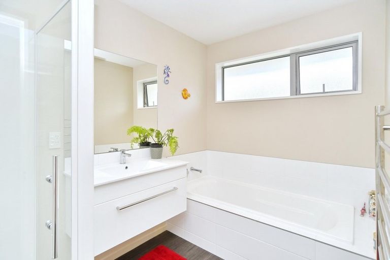 Photo of property in 27 Carmichael Street, Rangiora, 7400