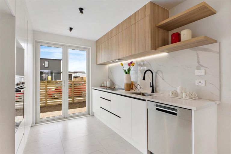 Photo of property in 14 Corporal Street, Papakura, 2110