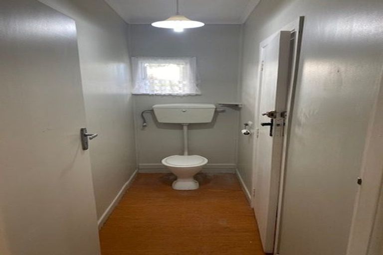 Photo of property in 24 Airdrie Road, Ranui, Auckland, 0612