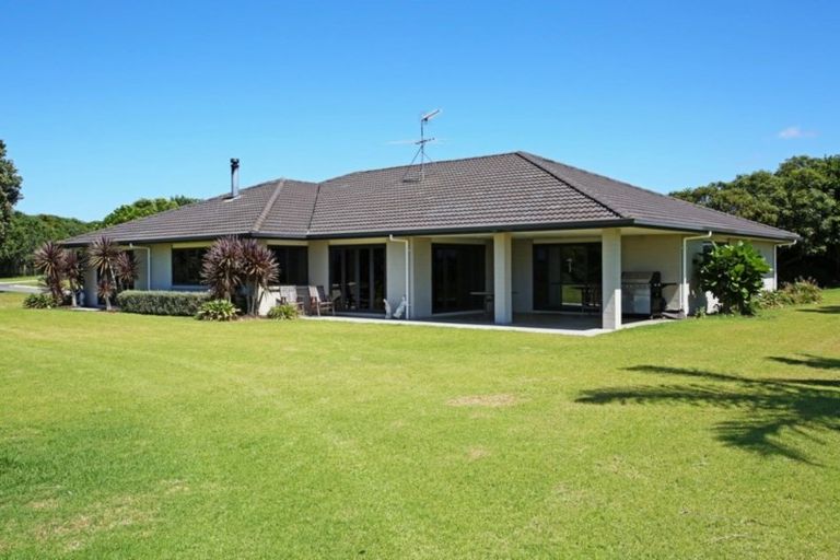 Photo of property in 3048 Awhitu Road, Awhitu, Waiuku, 2684