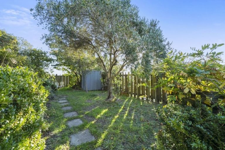 Photo of property in 81 Seatoun Heights Road, Seatoun, Wellington, 6022