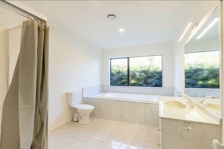 Photo of property in 8 Cedar Drive, Paraparaumu Beach, Paraparaumu, 5032