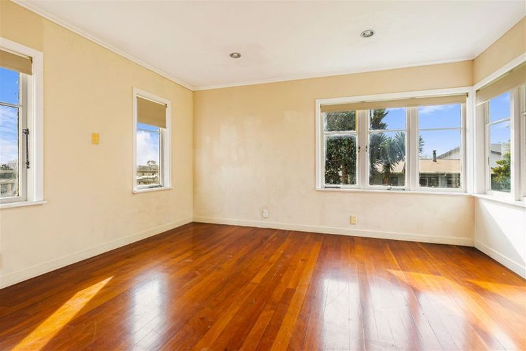 Photo of property in 48a Mcleod Road, Henderson, Auckland, 0612