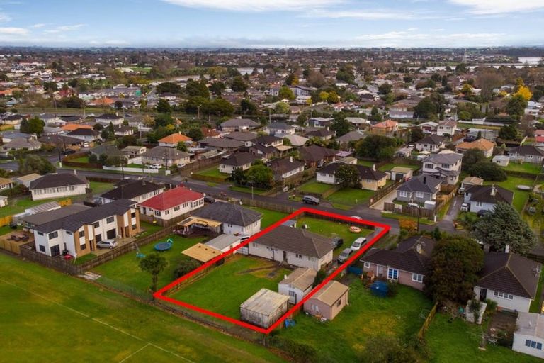 Photo of property in 42 Arimu Road, Papakura, 2110