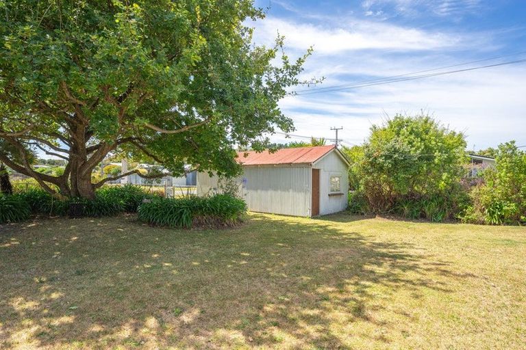 Photo of property in 22 Hemara Street, Waikanae Beach, Waikanae, 5036