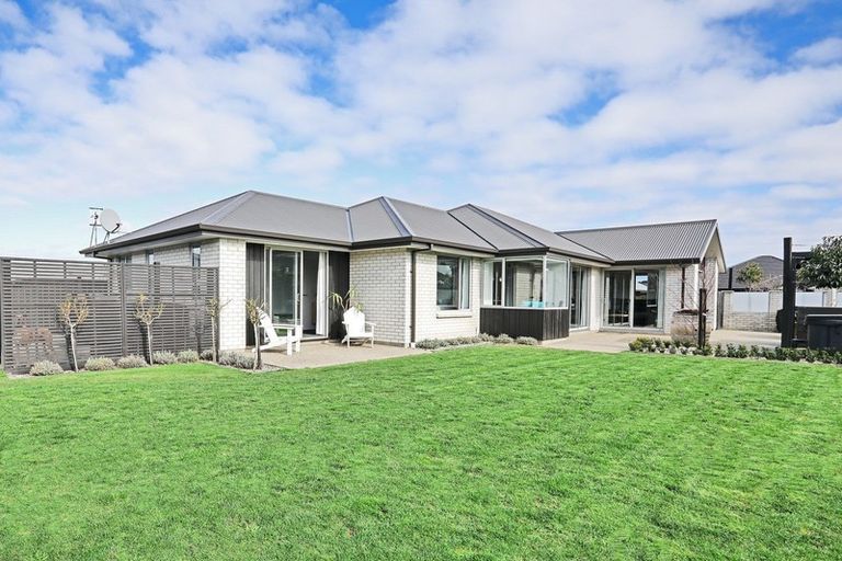 Photo of property in 28 Northside Drive, Waikiwi, Invercargill, 9810