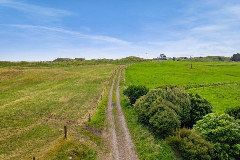 Photo of property in 955 Opua Road, Opunake, 4681