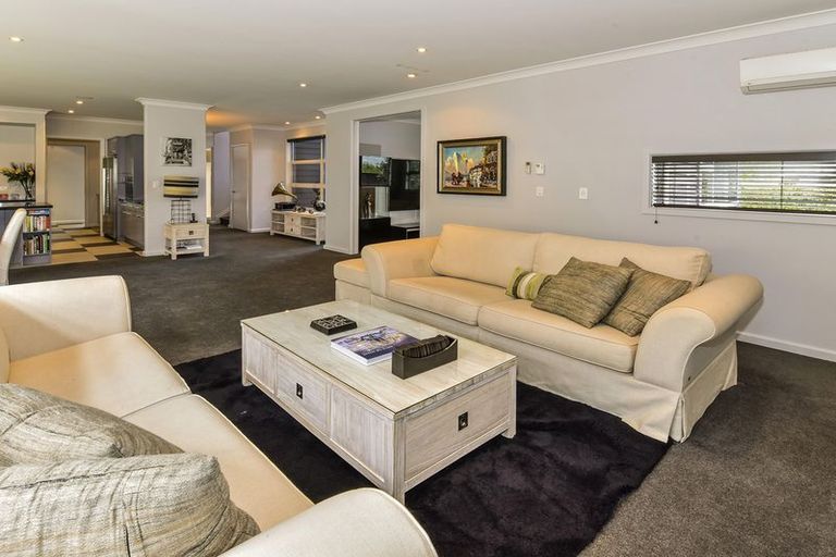 Photo of property in 17 Hinau Street, New Lynn, Auckland, 0600