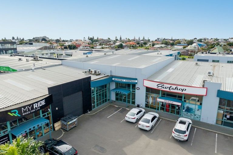 Photo of property in 39b Totara Street, Eastbourne, Lower Hutt, 5013