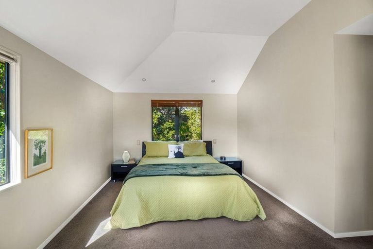 Photo of property in 2/63 Rawene Road, Birkenhead, Auckland, 0626