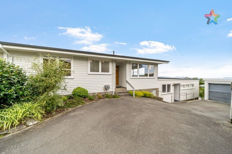 Photo of property in 4/30 London Road, Korokoro, Lower Hutt, 5012