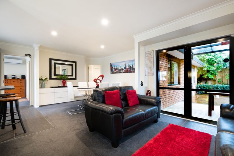 Photo of property in 13 San Marino Drive, Henderson, Auckland, 0612