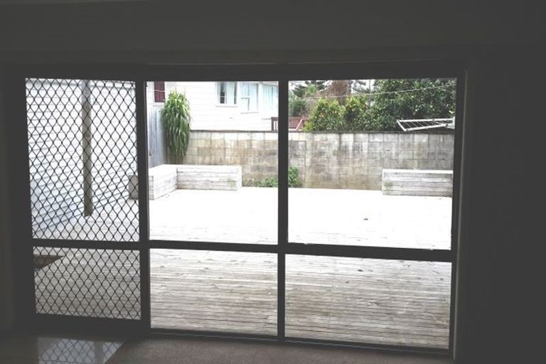 Photo of property in 12 Ronald Place, Manurewa, Auckland, 2102