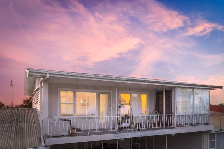 Photo of property in 2 Te Awe Awe Court, Hokowhitu, Palmerston North, 4410