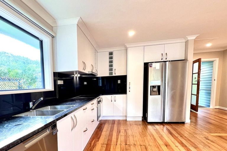 Photo of property in 45 Gillespies Road, Birchville, Upper Hutt, 5018