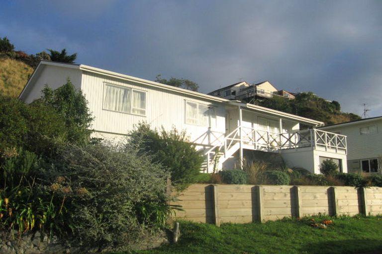 Photo of property in 70 Fyvie Avenue, Tawa, Wellington, 5028