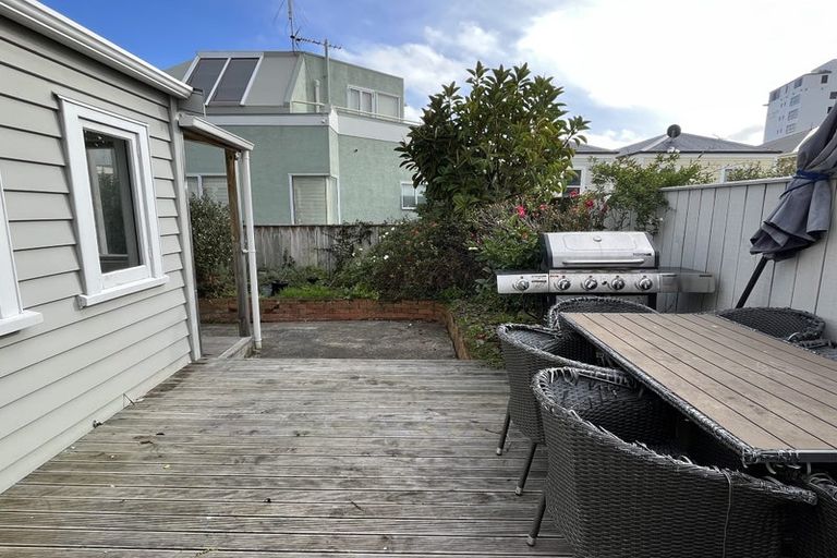 Photo of property in 7 Fallowfield Avenue, Mount Victoria, Wellington, 6011