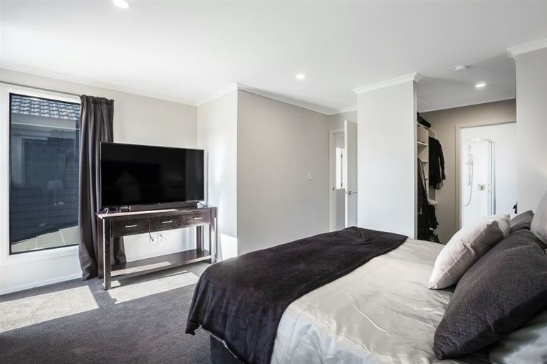 Photo of property in 1e Breakwater Way, Whitby, Porirua, 5024