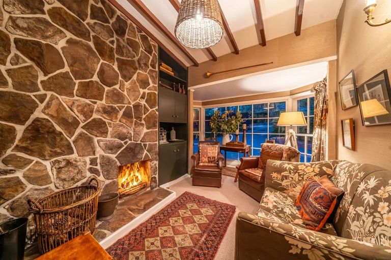 Photo of property in 9 Chatsworth Road, Silverstream, Upper Hutt, 5019