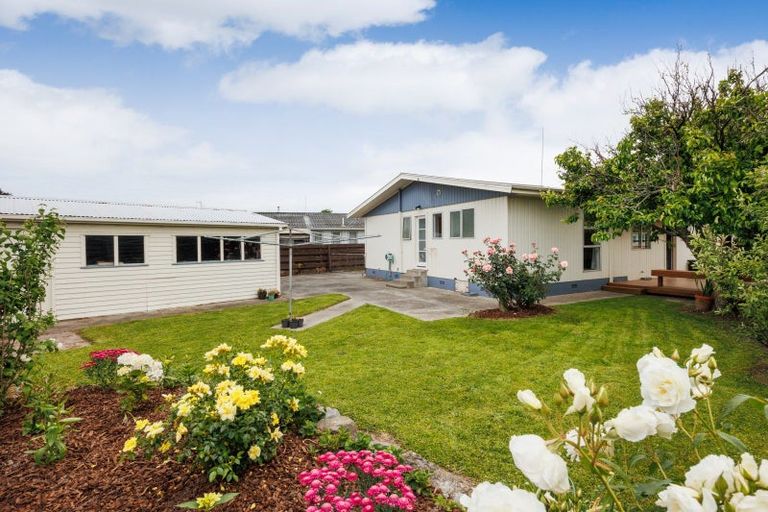 Photo of property in 22 Palliser Place, Milson, Palmerston North, 4414