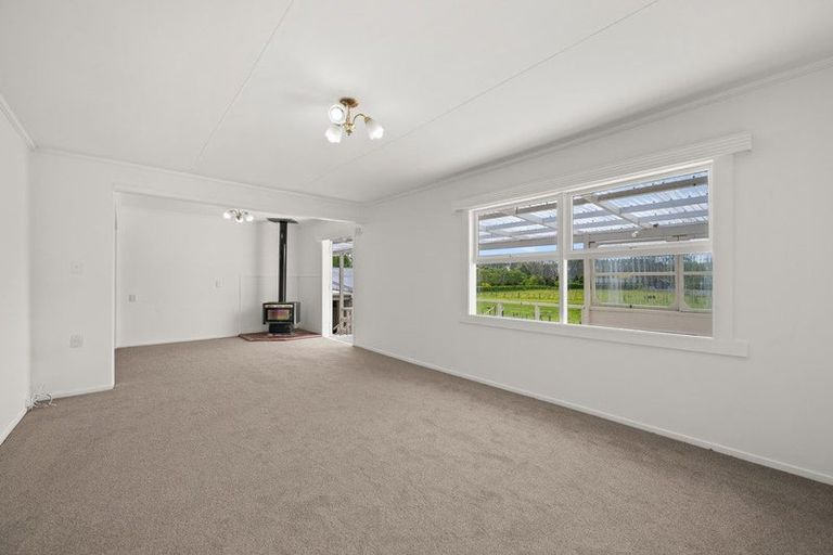 Photo of property in 38 Farrand Road, Kumeu, 0891