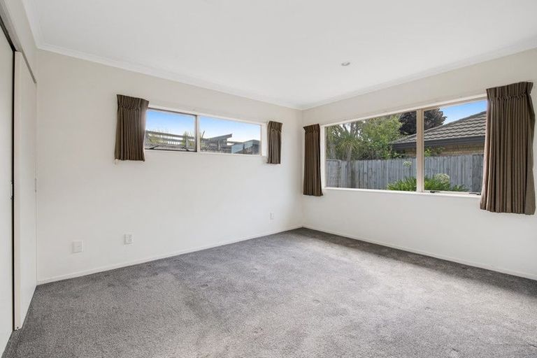 Photo of property in 53 Bay Street, Red Beach, 0932